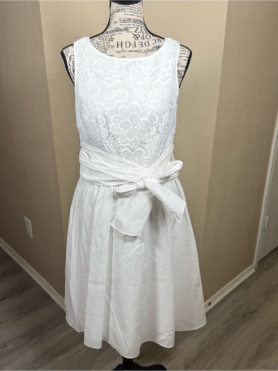 Adrianna Papell Dresses & Skirts - Adrianna Papell White Lace Bodice Midi Dress with Waist Tie